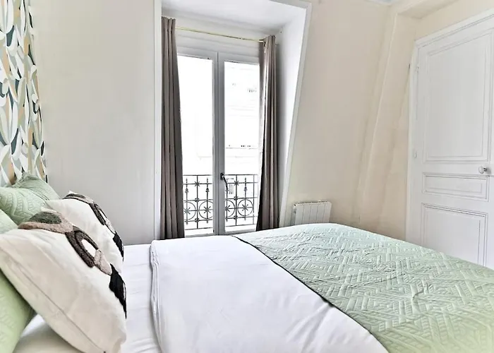 Appartement Cosy Face De Paris Montparnasse